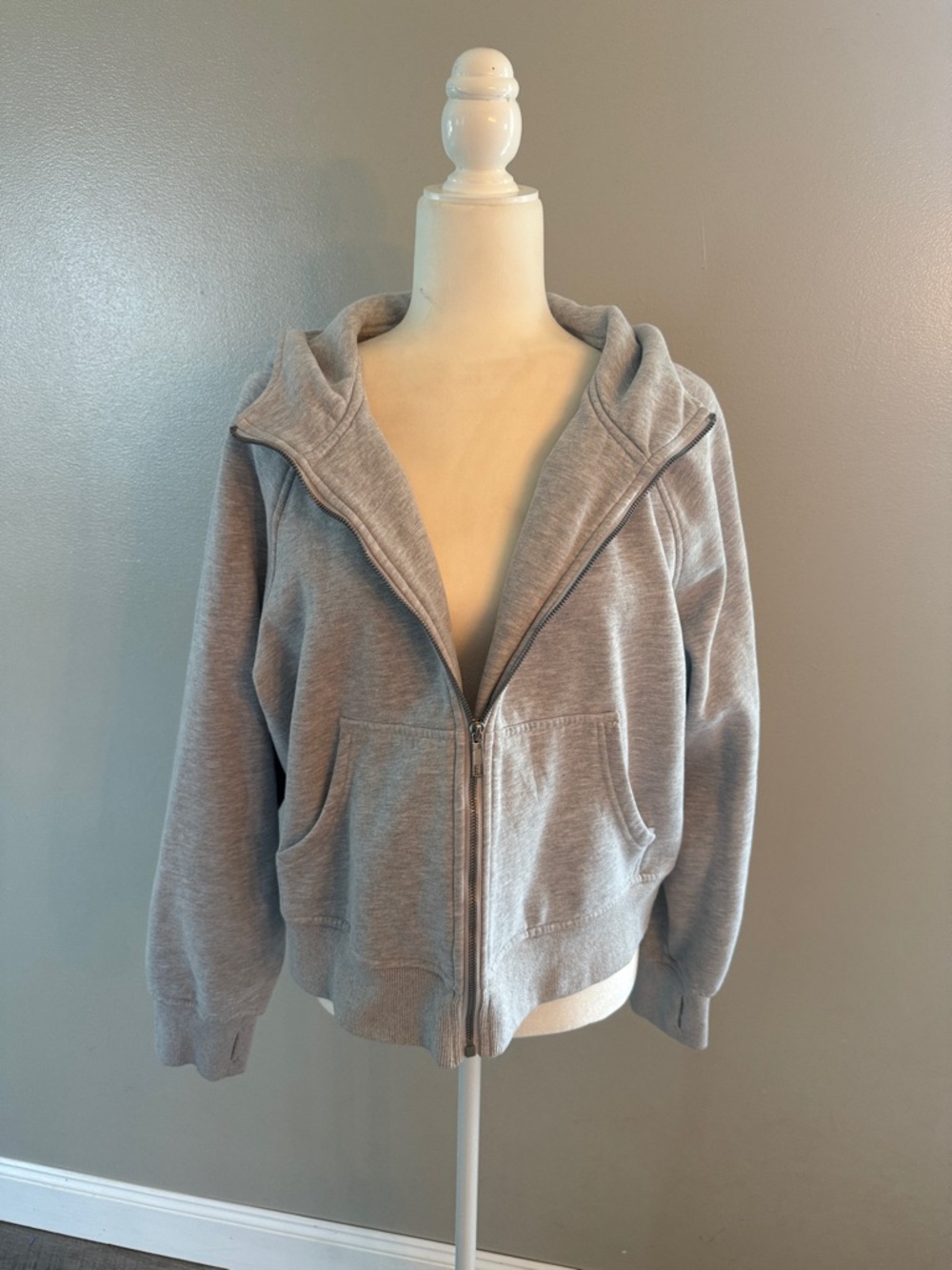 Light Gray Zip-Up Cropped Hoodie Sweatshirt